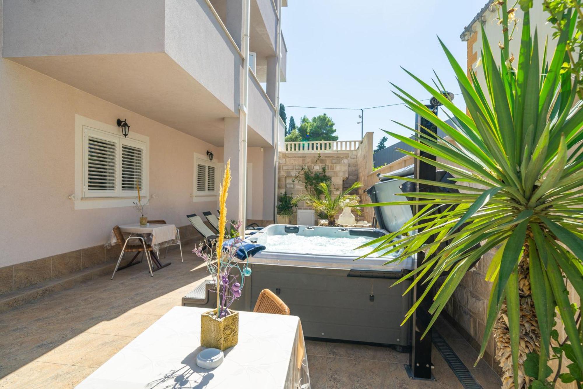 Apartments Villa Aura - Adult Only Dubrovnik Bagian luar foto