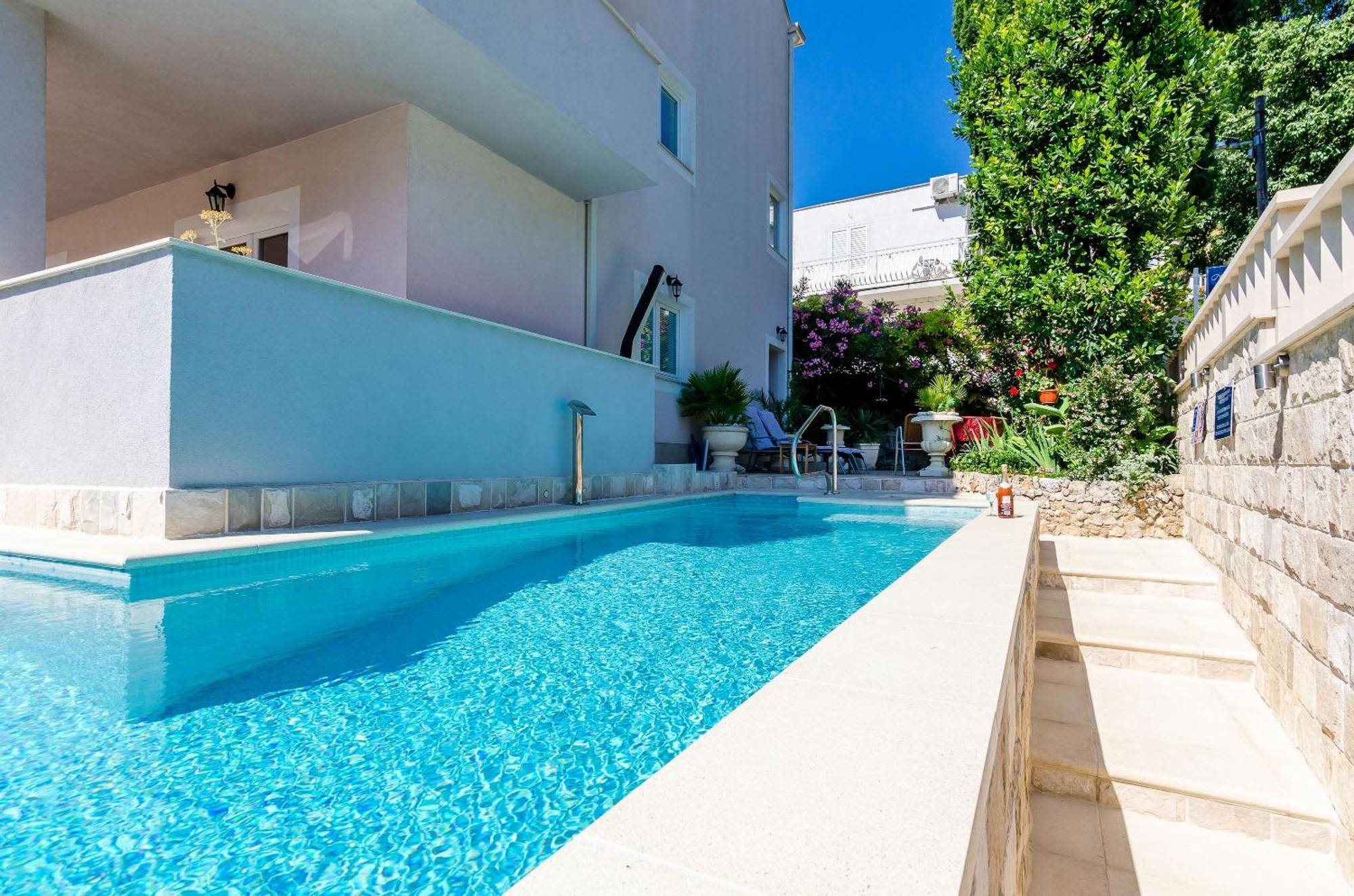 Apartments Villa Aura - Adult Only Dubrovnik Bagian luar foto